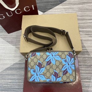 古驰香港官网GUCCI 841177 GG Supreme帆布花卉印花斜挎包相机包