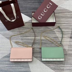gucci澳洲官网古驰 826720 GG Emblem系列链条包斜挎包