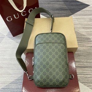 gucci中文官网古驰 822073 GG字母图案小号单肩包胸包