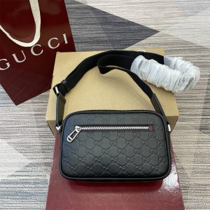 gucci香港官网古驰 850242 GG Emblem系列小号斜挎包相机包