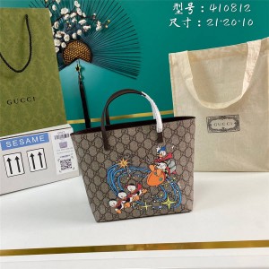 古驰包包报价官网Disney x Gucci唐老鸭印花GG儿童购物袋410812