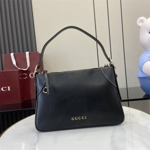 gucci中国古驰官网 815216 GG Emblem系列中号单肩包腋下包