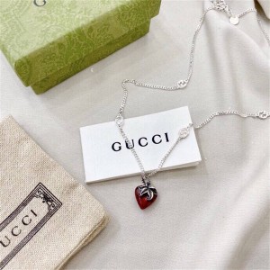 GUCCI古驰645555 纯银互扣式双G草莓项链